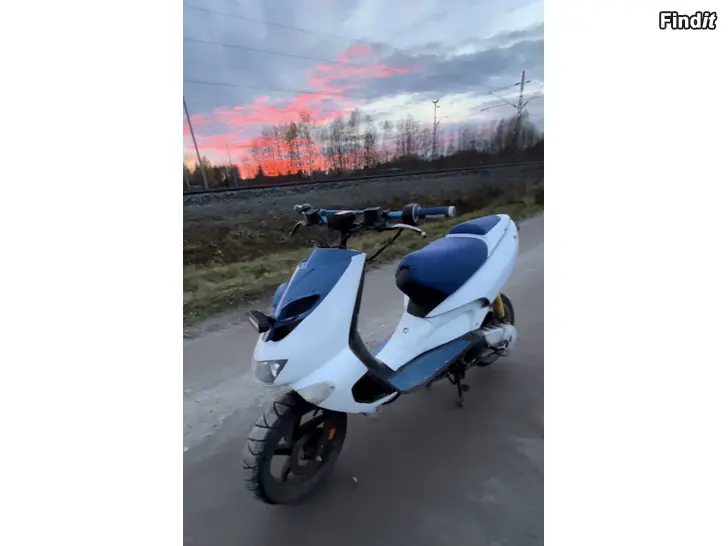 Myydään Aprilia sr50 street