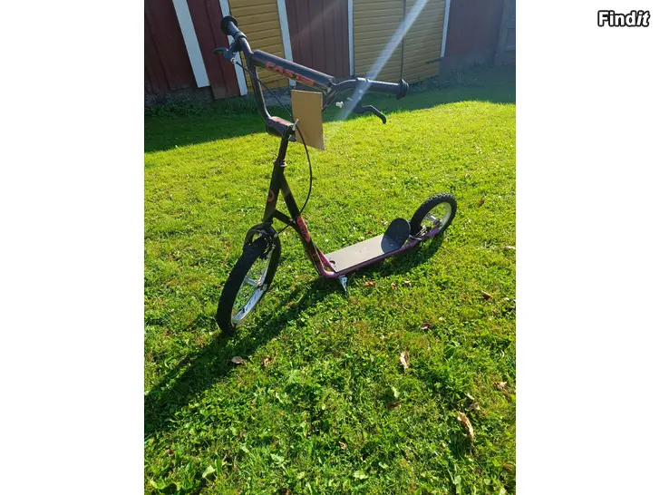 Säljes Sparkcykel