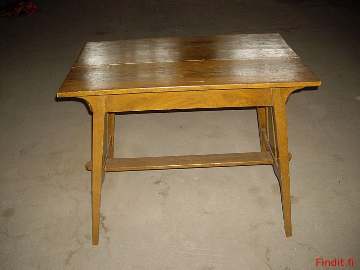 Myydään vanha pöytä