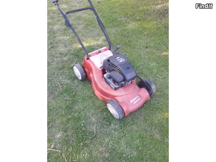 Myydään Ruohonleikkuri jonsered vetävä