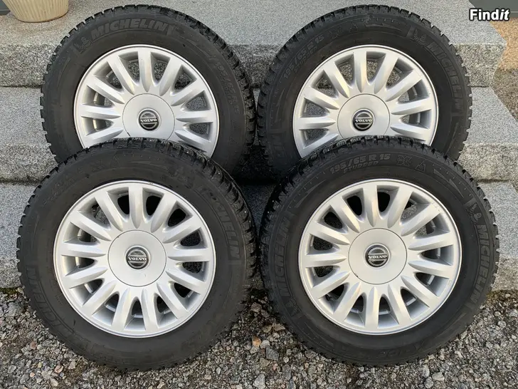 Myydään Volvo 940 Classic aluvanteet + nastarenkaat