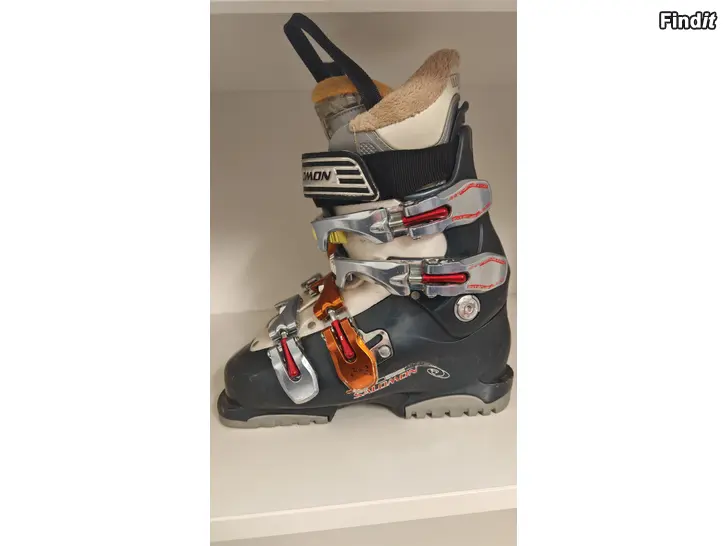 Säljes Salomon monor 23,0 cm 37