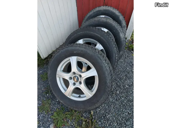Säljes Vinterdäck på alufälgar