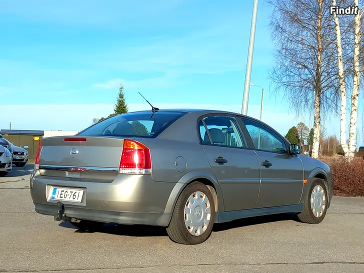 Myydään Opel Vectra 2.2 Bensa Comfort 4-ov