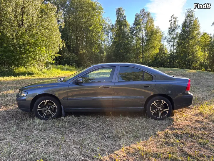 Säljes Volvo S60 2,5 T 2004