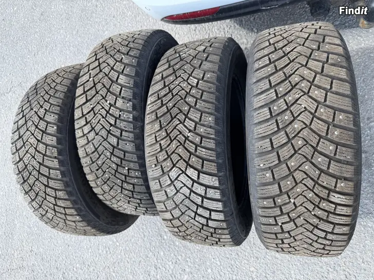 Säljes Nastarenkaat 205/60R16 Continental ICE Contact 3