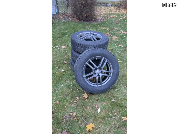 Säljes 225/65R17 Snygga 17 Dezent lättmetallfälgar med bra friktionsdäck