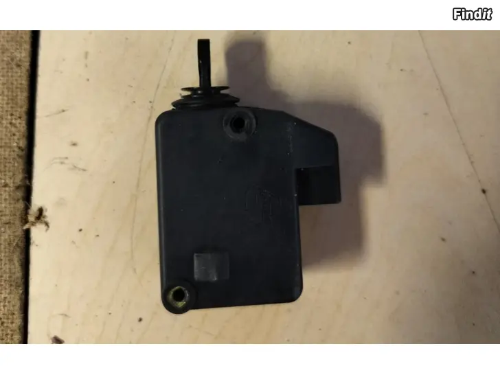 Myydään Keskuslukitus moottori