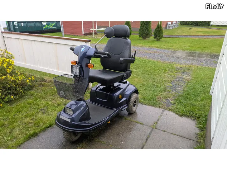 Myydään Senioriskootteri uusilla akuilla