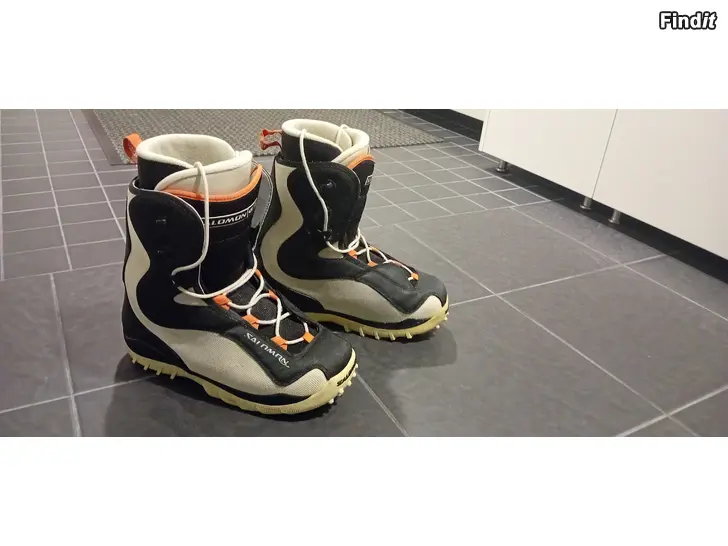 Myydään SNOWBOARDSKOR SALOMON