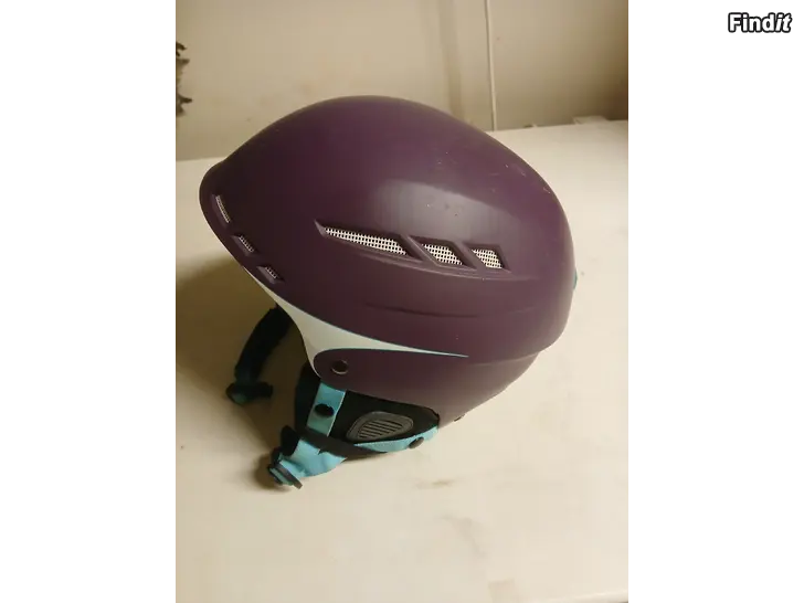 Myydään Slalomhjälm storlek S