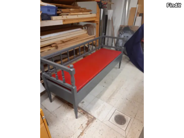 Säljes Träsoffa