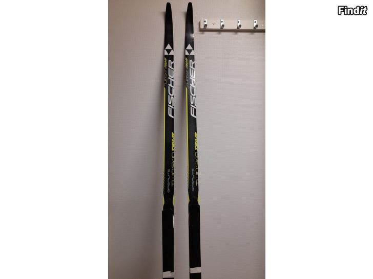 Säljes Skidor Fisher Twin Skin 187cm + stavar
