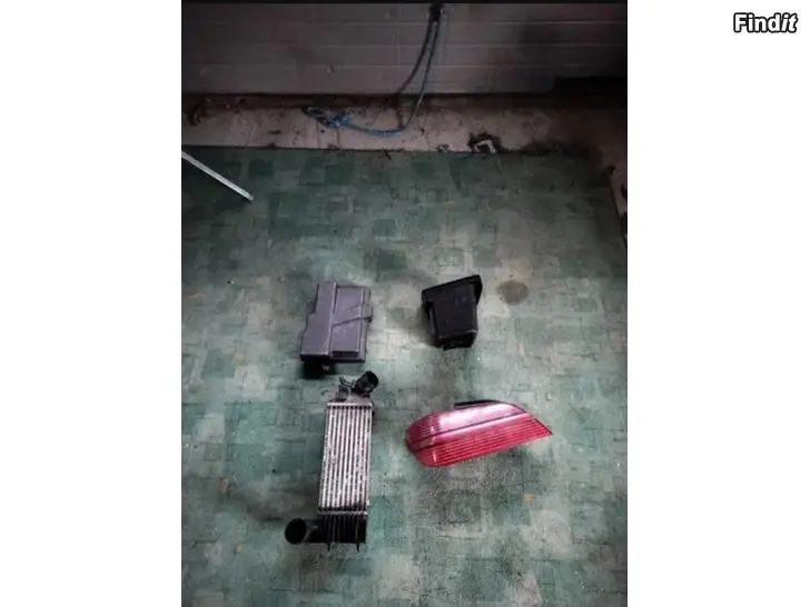 Myydään Takakonttiin laatikko takaumpio välijäähdytin akkukotelonkanssi