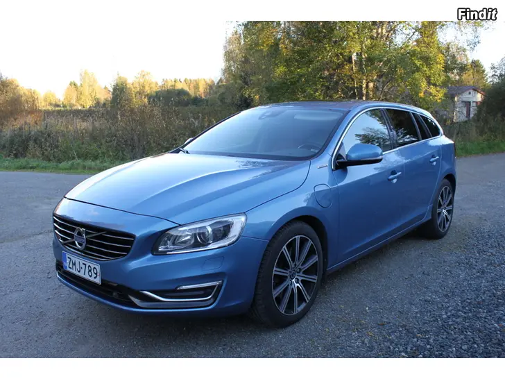Myydään Siisti, hyvin varusteltu, kohtuu kilometreillä Volvo V60 neliveto diesel/ sähköverkosta ladattava