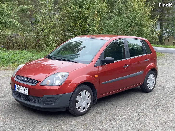 Myydään Ford Fiesta 1.4 -08