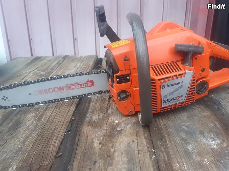 Säljes Husqvarna 254 XP proffsåg
