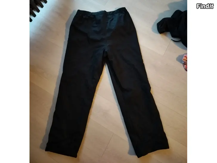 Myydään Futura sport toppahousut