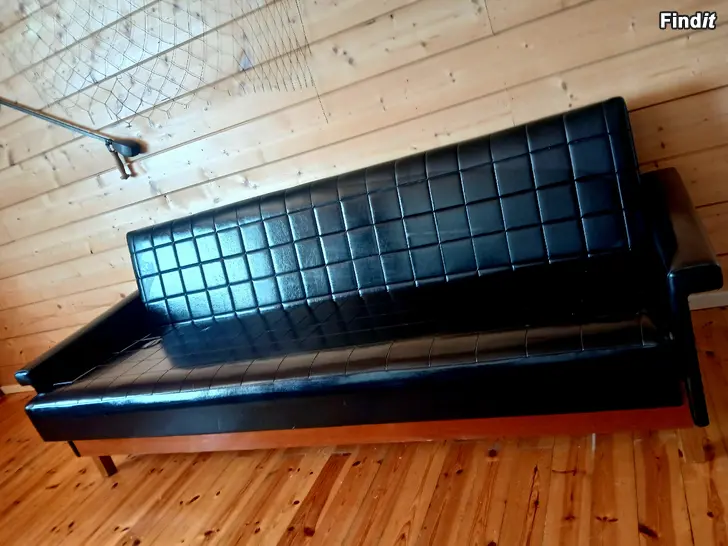 Säljes Vintage soffa samt fåtöljer