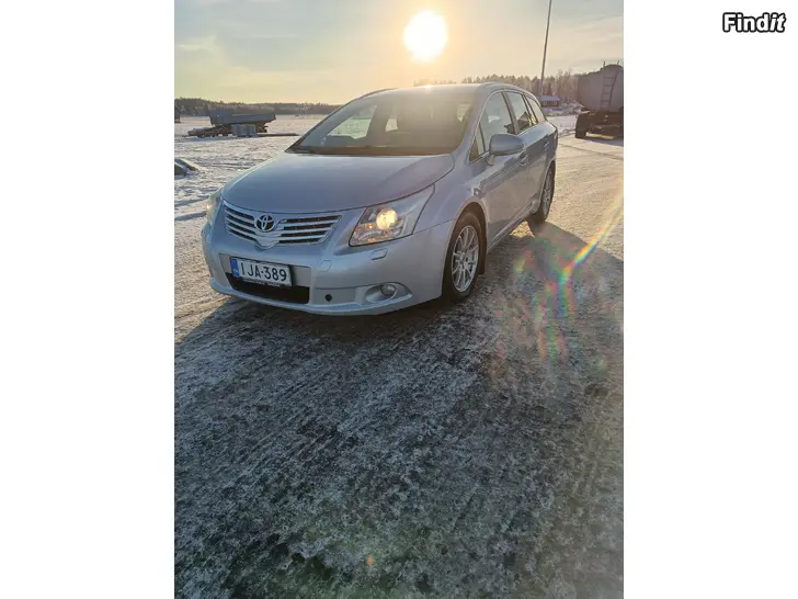 Myydään Toyota Avensis 2009
