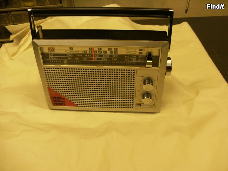 Myydään GE Radio