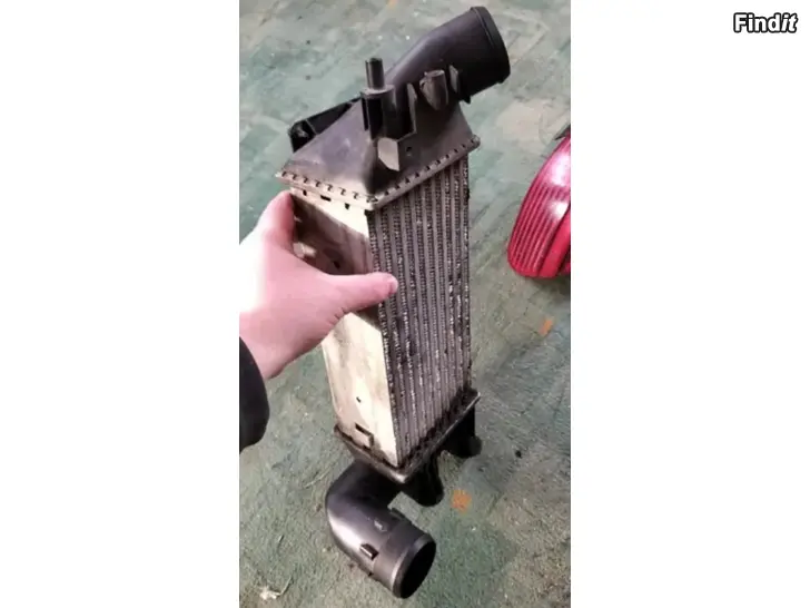 Myydään Valeo välijäähdytin