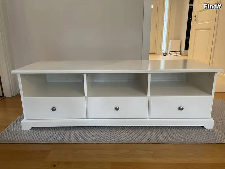 Säljes IKEA LIATORP TV bänk och soffbord