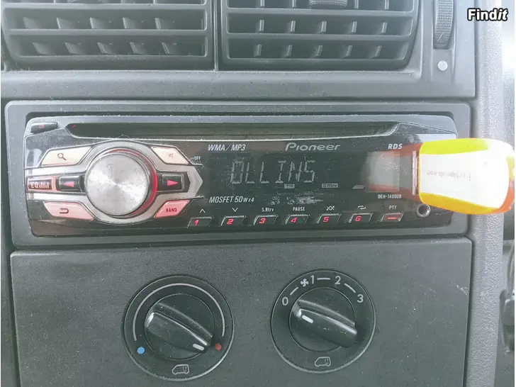 Säljes Pioneer autoradio cd , tikku ja AUX