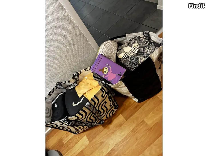 Säljes Jätti naistenvaatepaketti