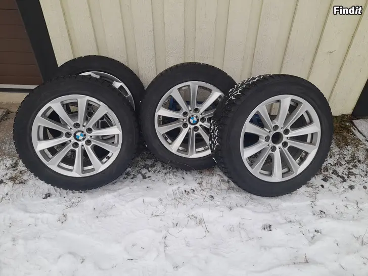 Säljes Bmw  vinterdäck 225/55/17