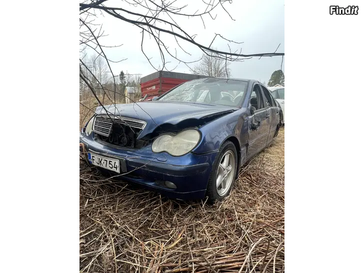Myydään delar mercedes C w203