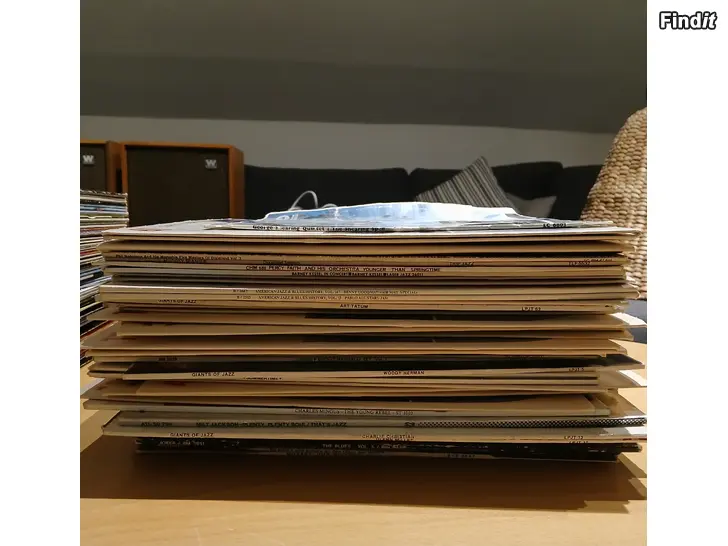 Säljes Vinyler, vinylspelare och högtalare