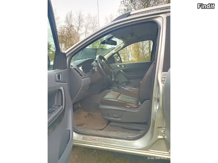 Paketbil Säljes Ford Ranger paketbil 3,2 l aut. diesel 2014