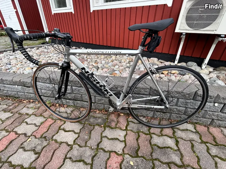 Myydään Nishiki maantiepyörä M