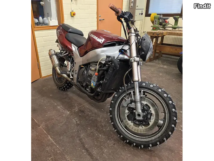 Myydään Kawasaki zx9r