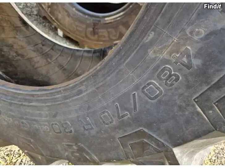 Myydään 480/70R30 Pirelli
