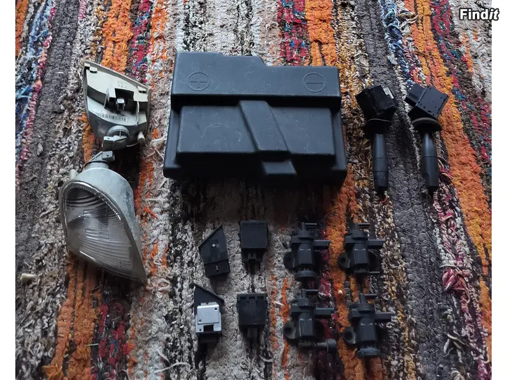 Myydään Etuvilkkut monitoimiviiksi pyyhkijät akkukotelonkanssi