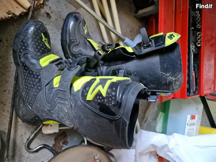 Säljes Alpinestars Crosstövlar Strl 40,5