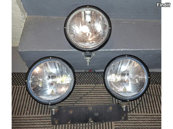 Myydään HELLA Rallye 3003 lisävalot