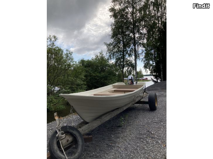 Myydään Båtpaket Artekno 470 + Honda 15