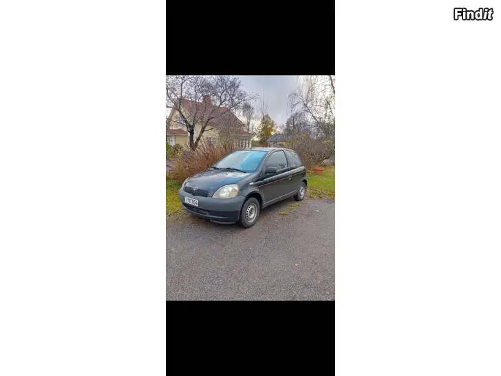 Myydään Toyota Yaris 1.0 bensa manuaali vm 2000