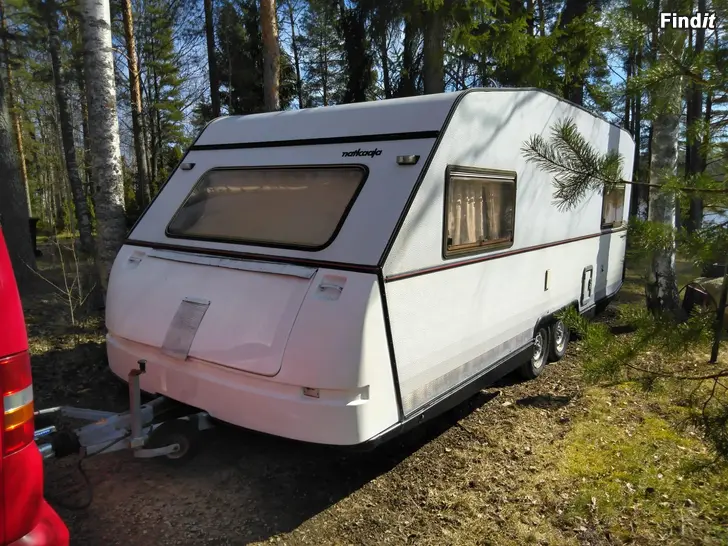 Säljes Matkaaja 8004 asuntovaunu
