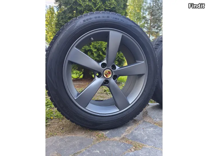 Myydään Porsche rengassarja