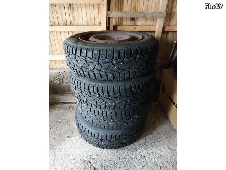Säljes VInterdäck Pirelli 185/65 R15