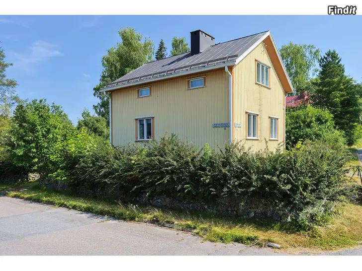 Säljes 4R+K+KÄLLARE  107m2  i Vapenbrödrabyn, Simonsvägen 1