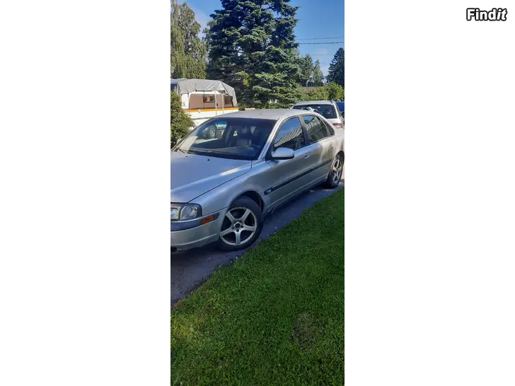 Myydään Volvo s80