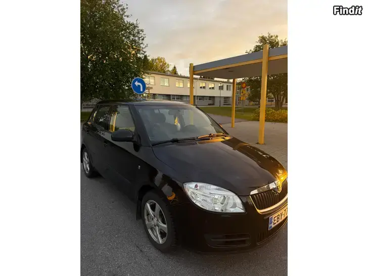 Myydään skoda fabia 1,2