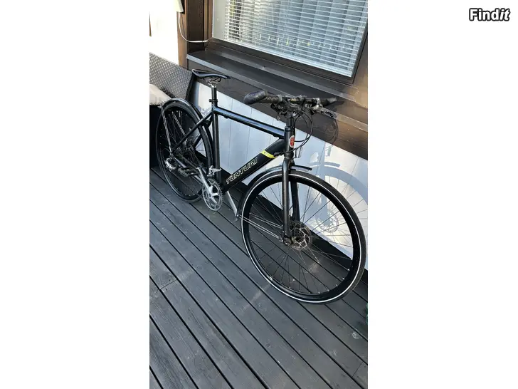 Myydään Tunturi 600 fitnesscykel