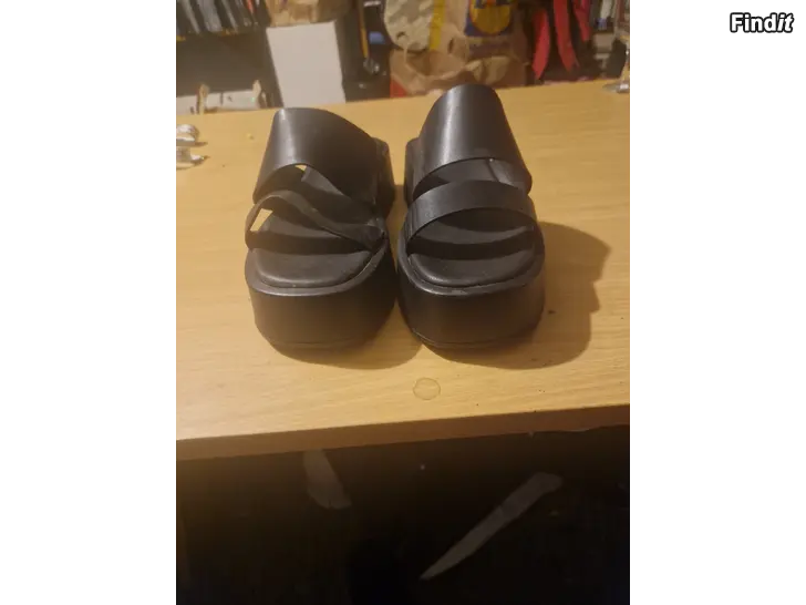 Säljes Platåsandaler