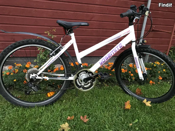 Myydään Juniorpyörä 24YOSEMITE X-sport